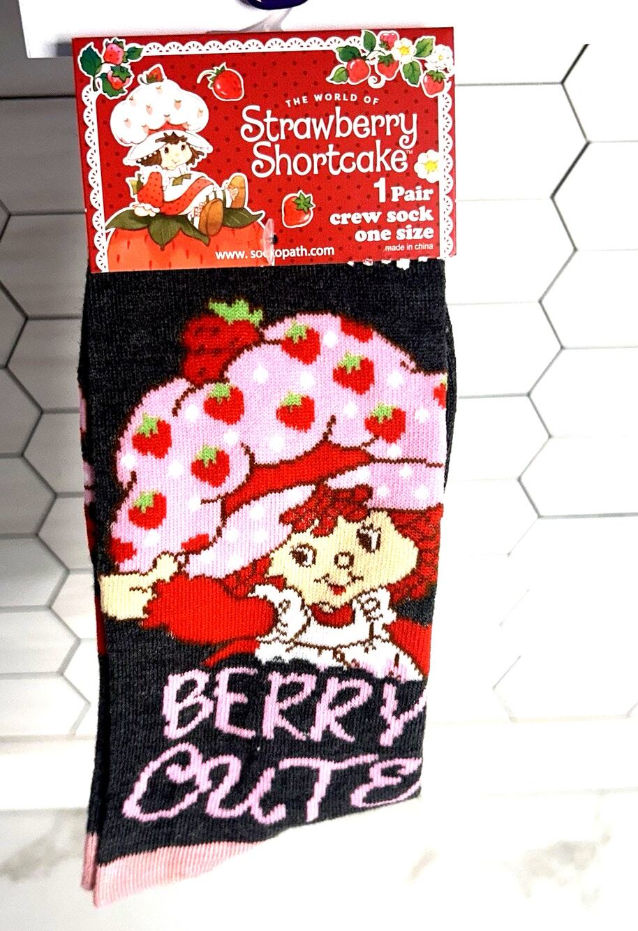 Strawberry Shortcake Berry Cute Crew Socks Men 8-12 Women 9-14